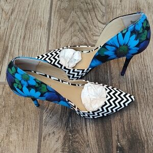 None West Floral Blue and Black Zigzag Women's Heels Size 10